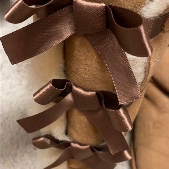tall bow back uggs - Picture 2 of 5